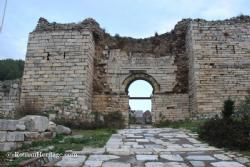 Byzantine Gate and walls puerta y murallas bizantinas