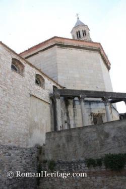 Mausoleum mausoleo
