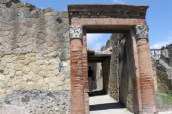 House with large portal (14)