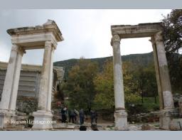 01 Turkey Turquia Ephesus Efeso Gate Hadrian-s Puerta de Adriano.JPG