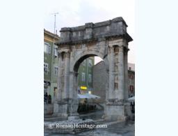 Croatia Croacia Pula Triumphal Arch arco Triunfal -2-.JPG