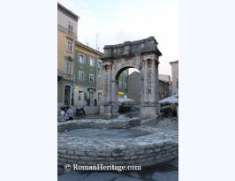 Croatia Croacia Pula Triumphal Arch arco Triunfal -3-.JPG