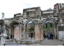 Turkey Turquia Ephesus Efeso Gate Mithridates Puerta de Mitridates -14-.JPG