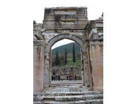 Turkey Turquia Ephesus Efeso Gate Mithridates Puerta de Mitridates -16-.JPG