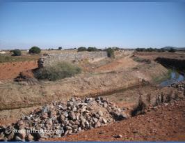 Spain Castilla La Mancha Consuegra non roman Dam dique no romano -9-.JPG