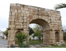 Maktar second Roman Arch off the archeological site (9) (Copiar)